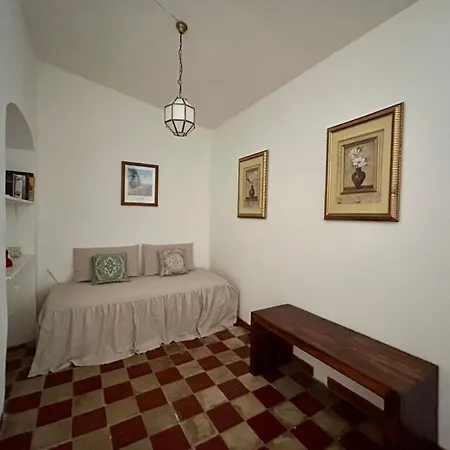 Matteotti 45 アパート サルツァーナ